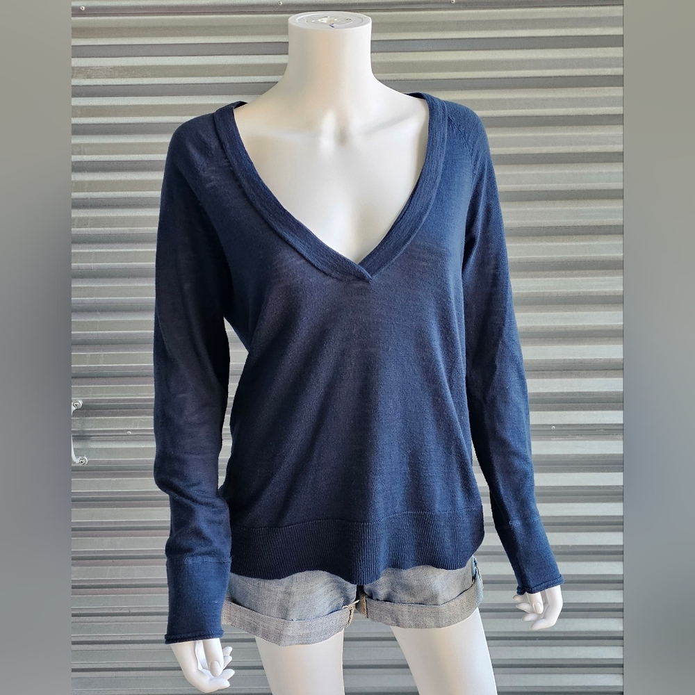 Eddie Bauer Sweater, deep v neck, navy, sz L, cotton blend